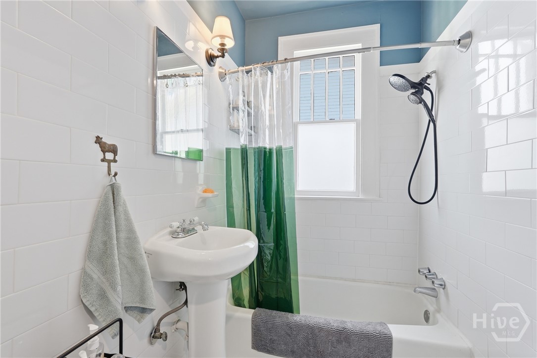 801 E 37th Street Property Photo 18