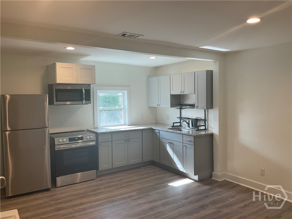 722 Waters Avenue B Property Photo 5