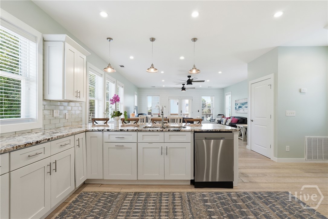 10 13th Place Property Photo 11