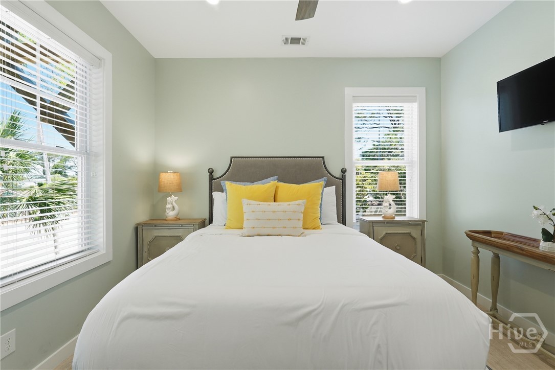 10 13th Place Property Photo 15
