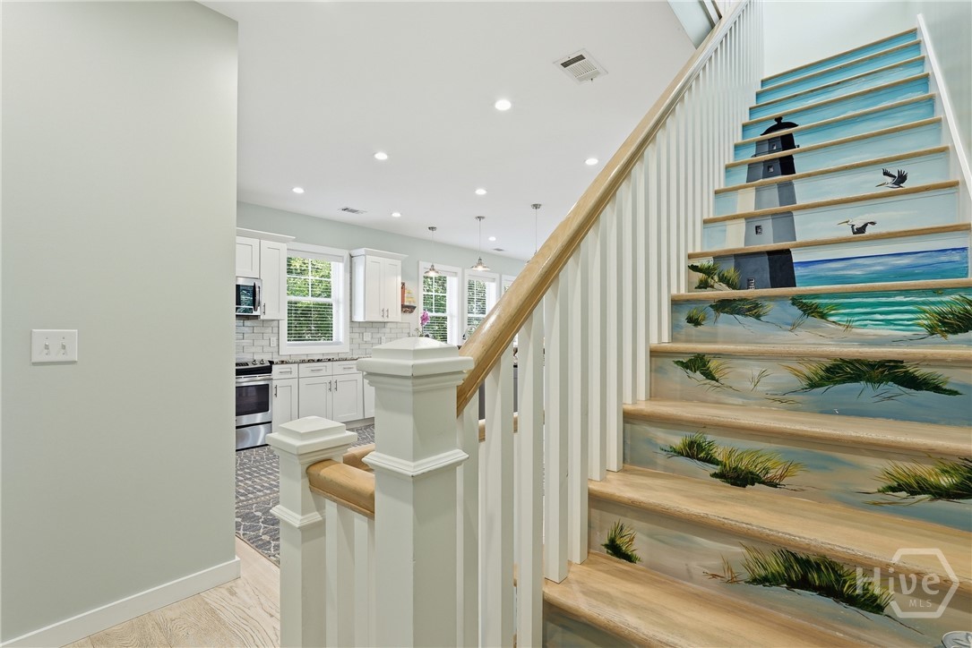 10 13th Place Property Photo 18