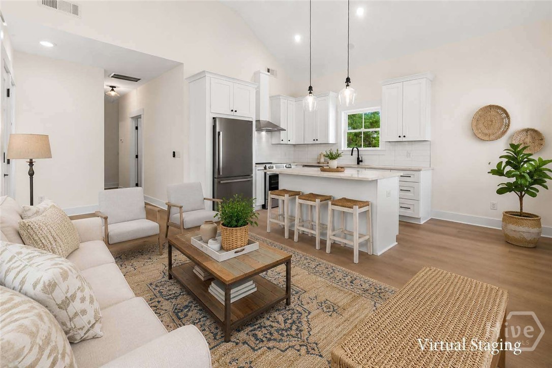 1410 Le Grand Street Property Photo 3
