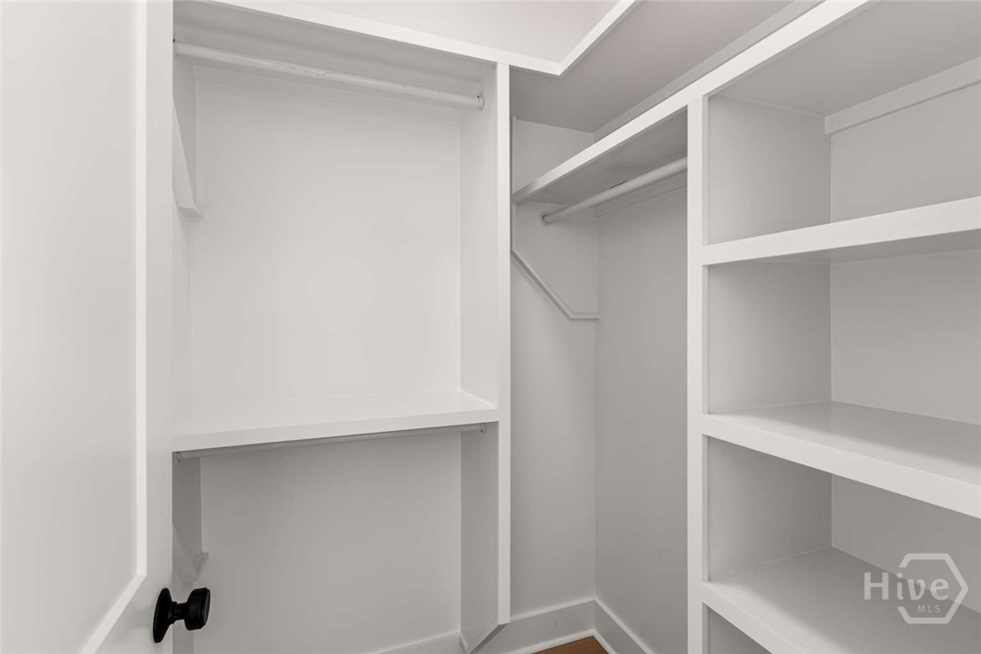 1410 Le Grand Street Property Photo 8