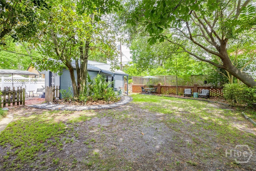 226 E 53rd Street Property Photo 44