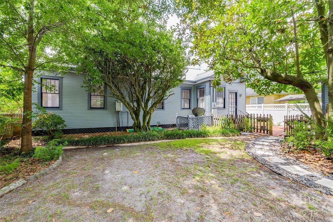 226 E 53rd Street Property Photo 45