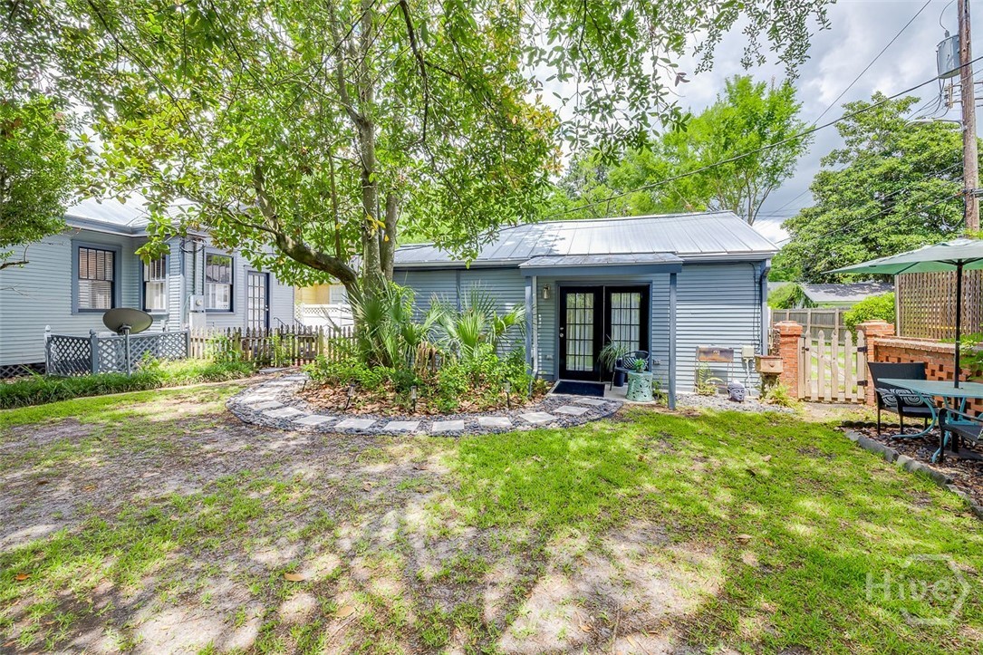 226 E 53rd Street Property Photo 47