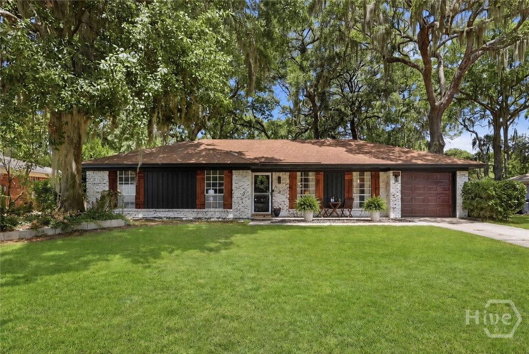 607 Leaning Oaks Drive Property Photo 1