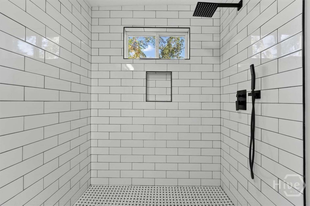 1329 E 33rd Street Property Photo 25