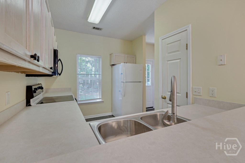 6 Putters Place Property Photo 12