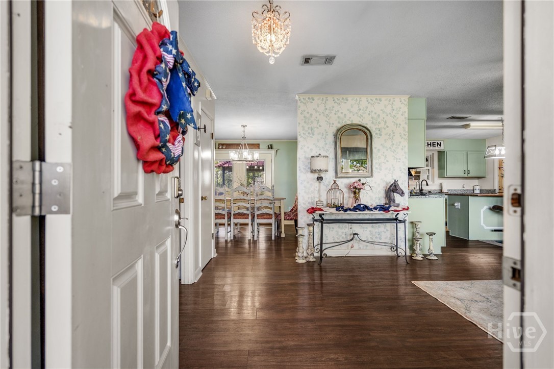 659 Blue Jay Road Property Photo 2