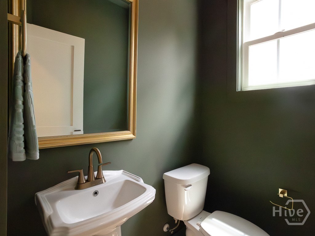 807 E 36th Street Property Photo 30