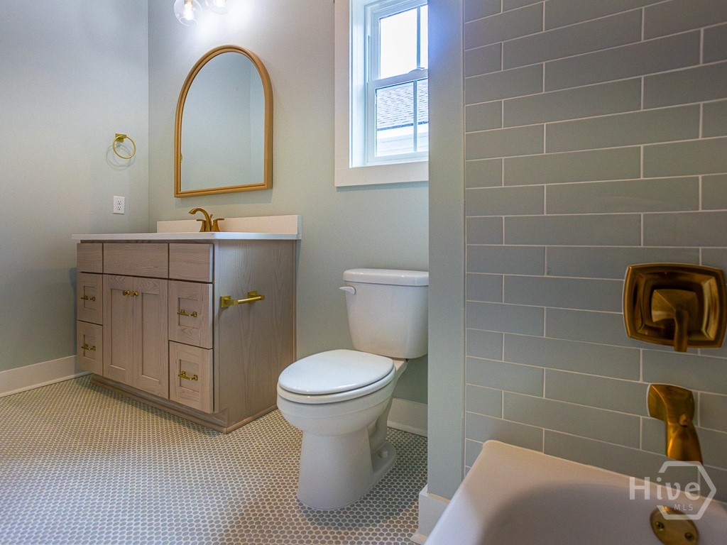 807 E 36th Street Property Photo 54