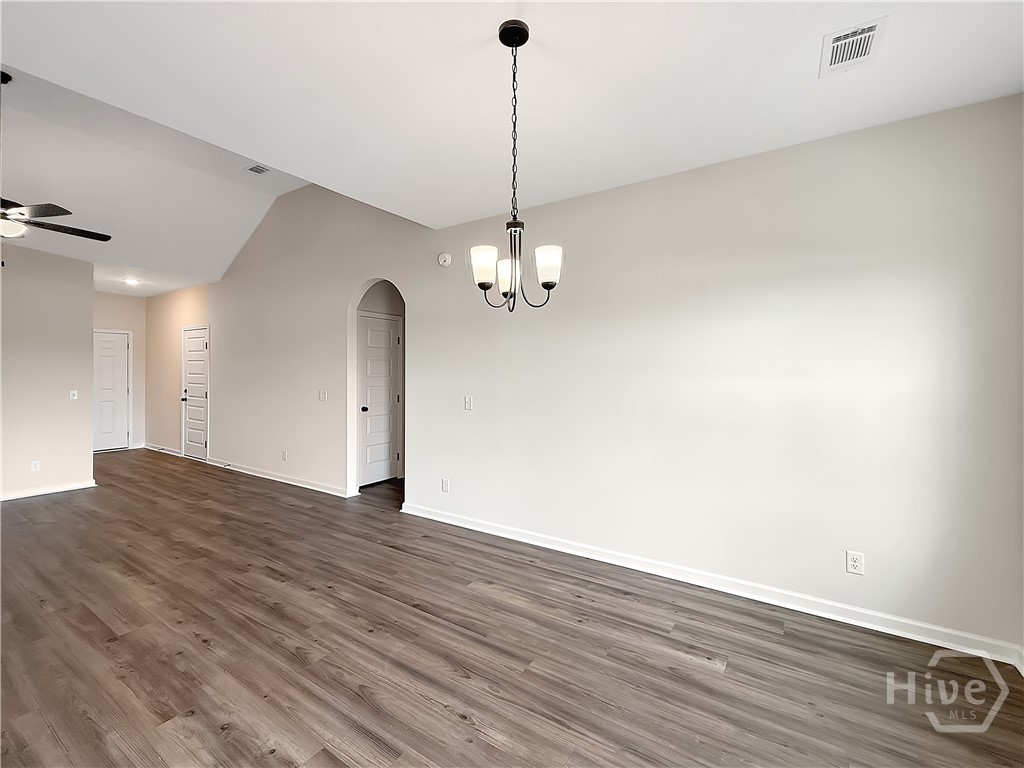 335 Quail Run Way Se Property Photo 5