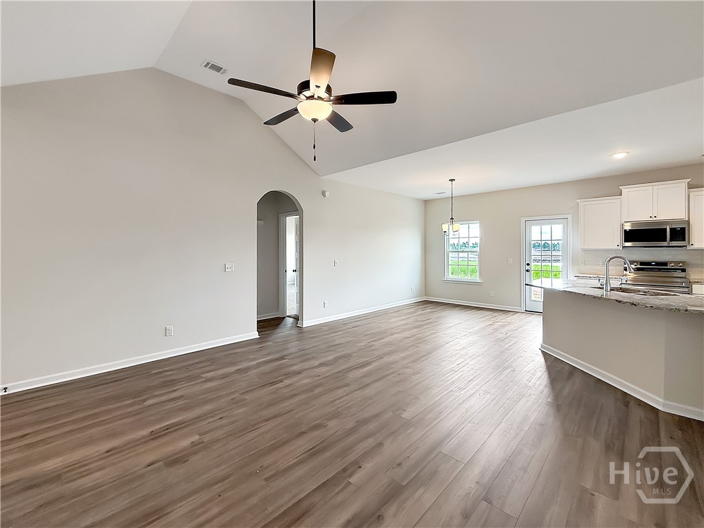 335 Quail Run Way Se Property Photo 16