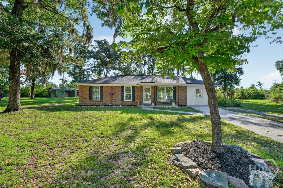 448 Queens Way Property Photo 4