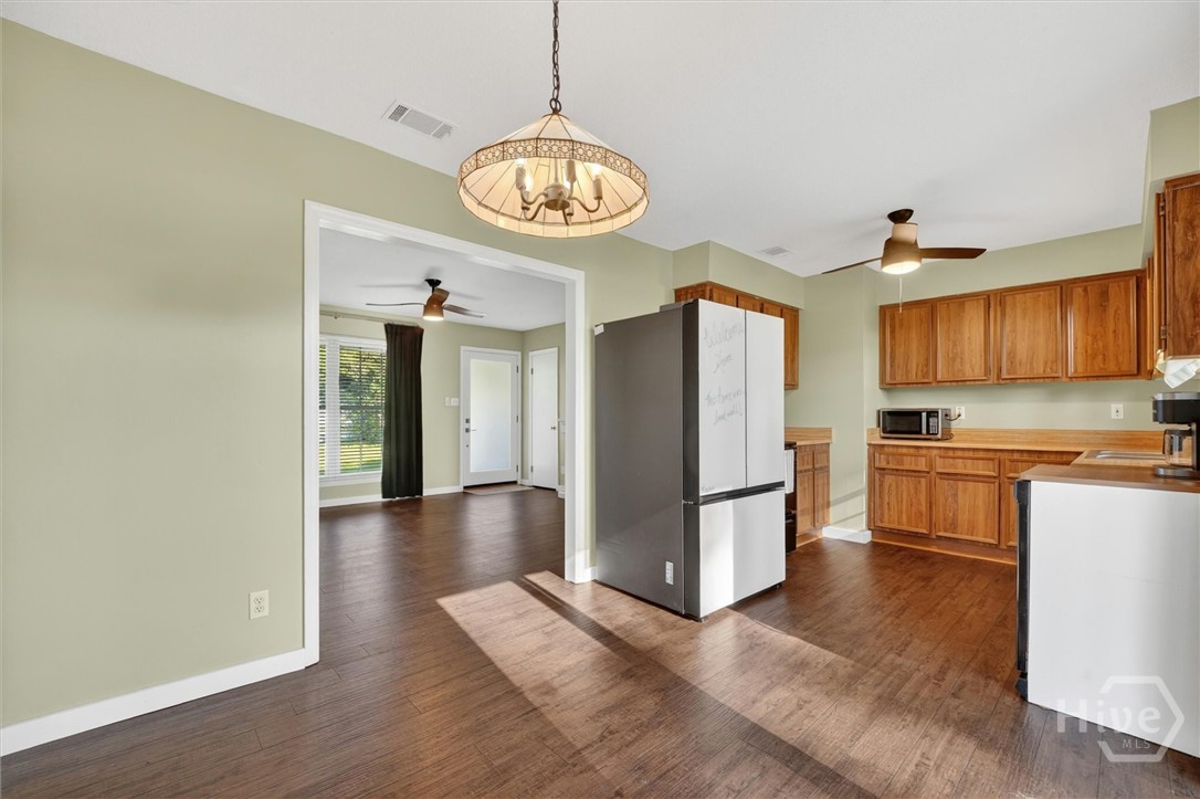 448 Queens Way Property Photo 14