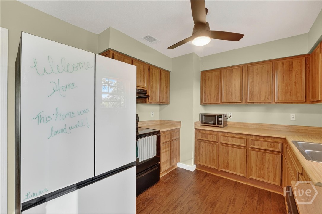 448 Queens Way Property Photo 16
