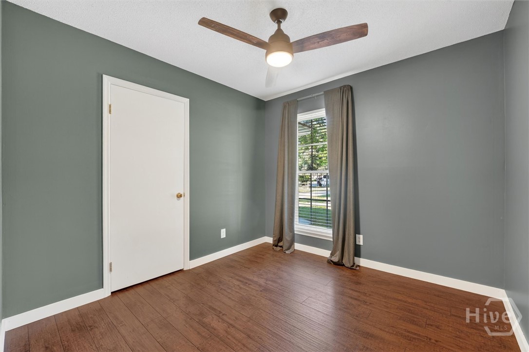 448 Queens Way Property Photo 23