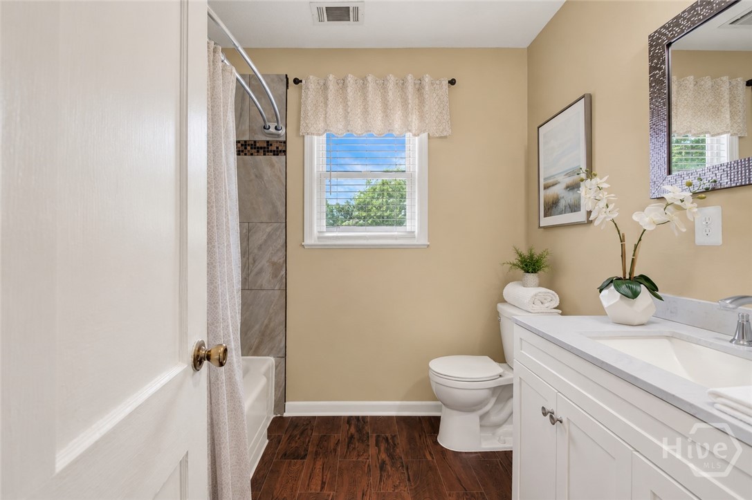 2218 Hanson Street Property Photo 18
