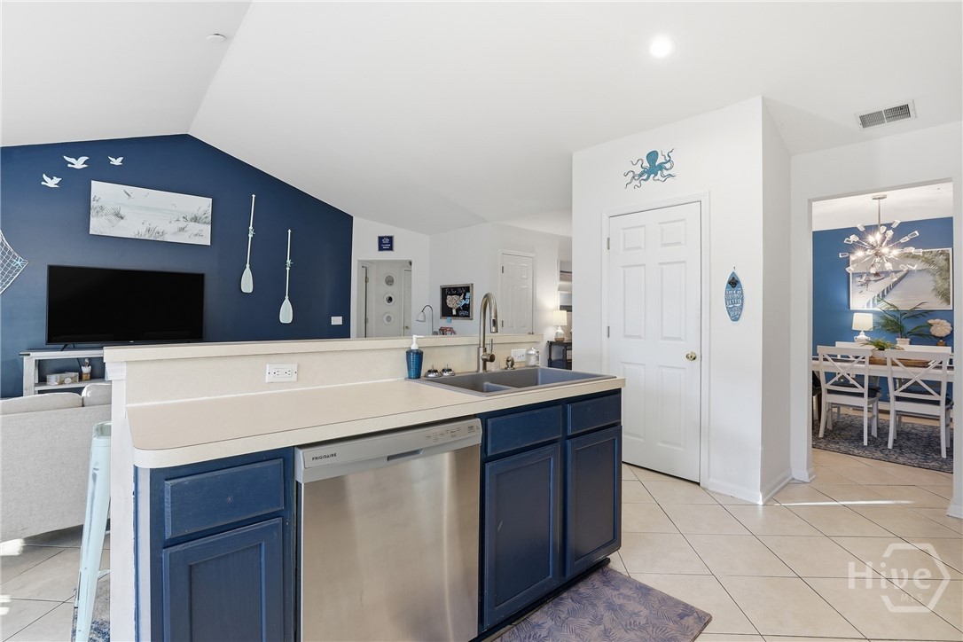 12 Cottingham Way Property Photo 11