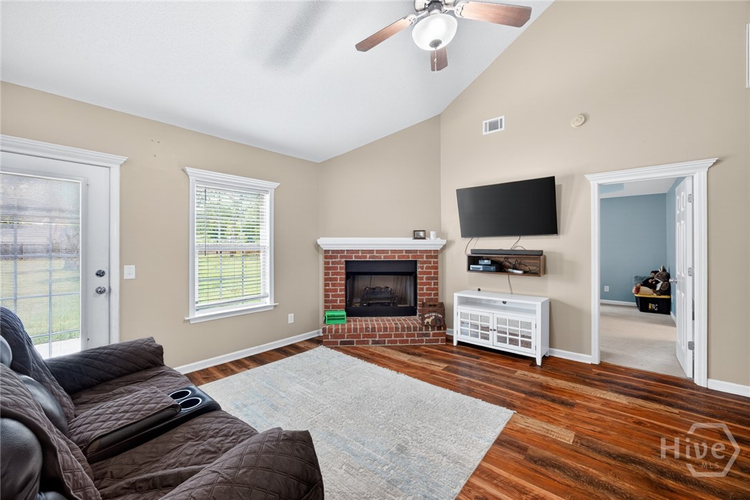 124 Teal Drive Property Photo 8