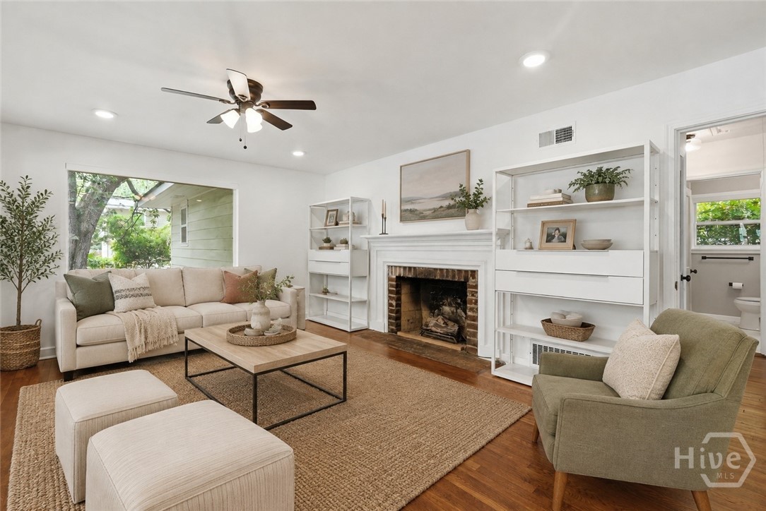 117 E 63rd Street Property Photo 10
