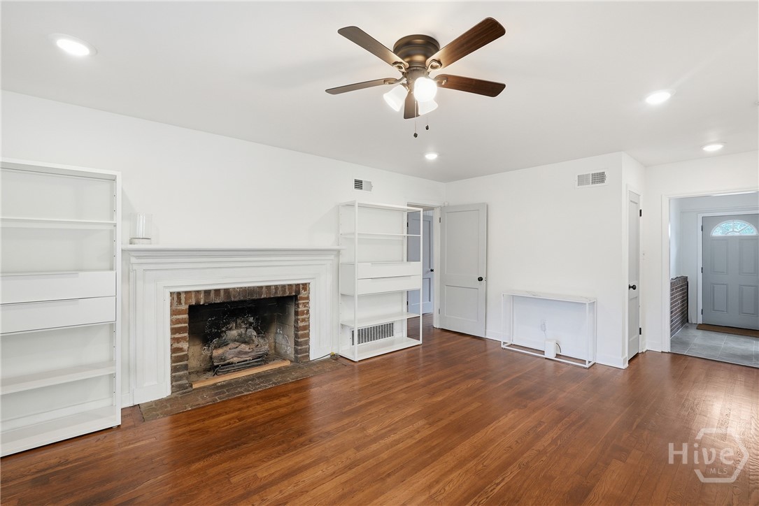 117 E 63rd Street Property Photo 12