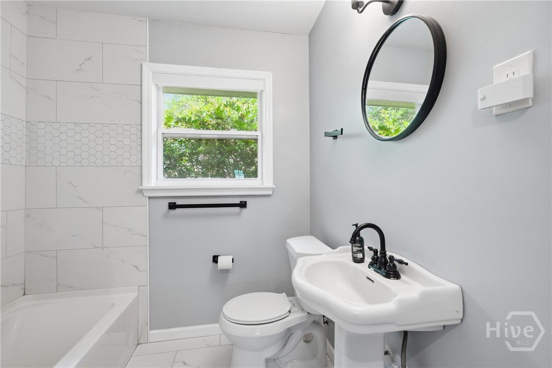 117 E 63rd Street Property Photo 16