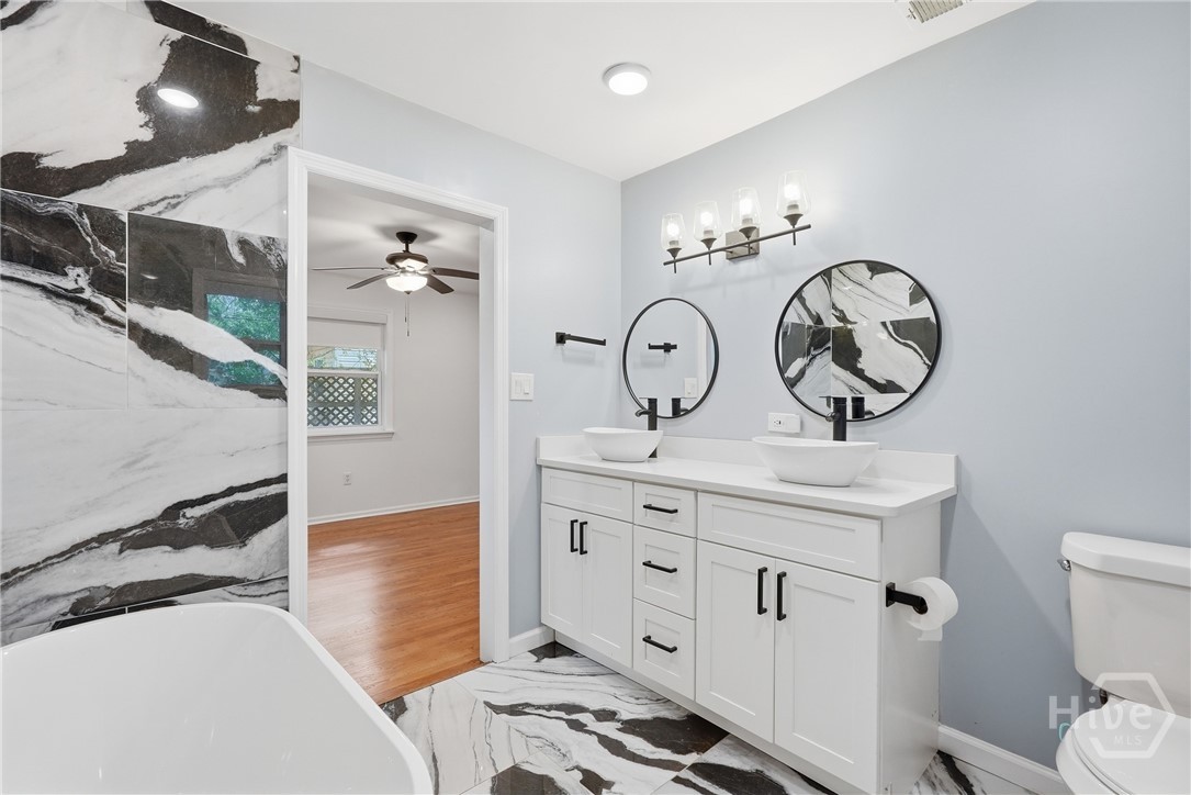 117 E 63rd Street Property Photo 21