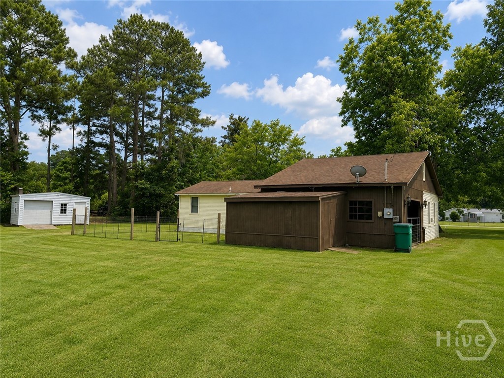 302 Chevis Property Photo 2