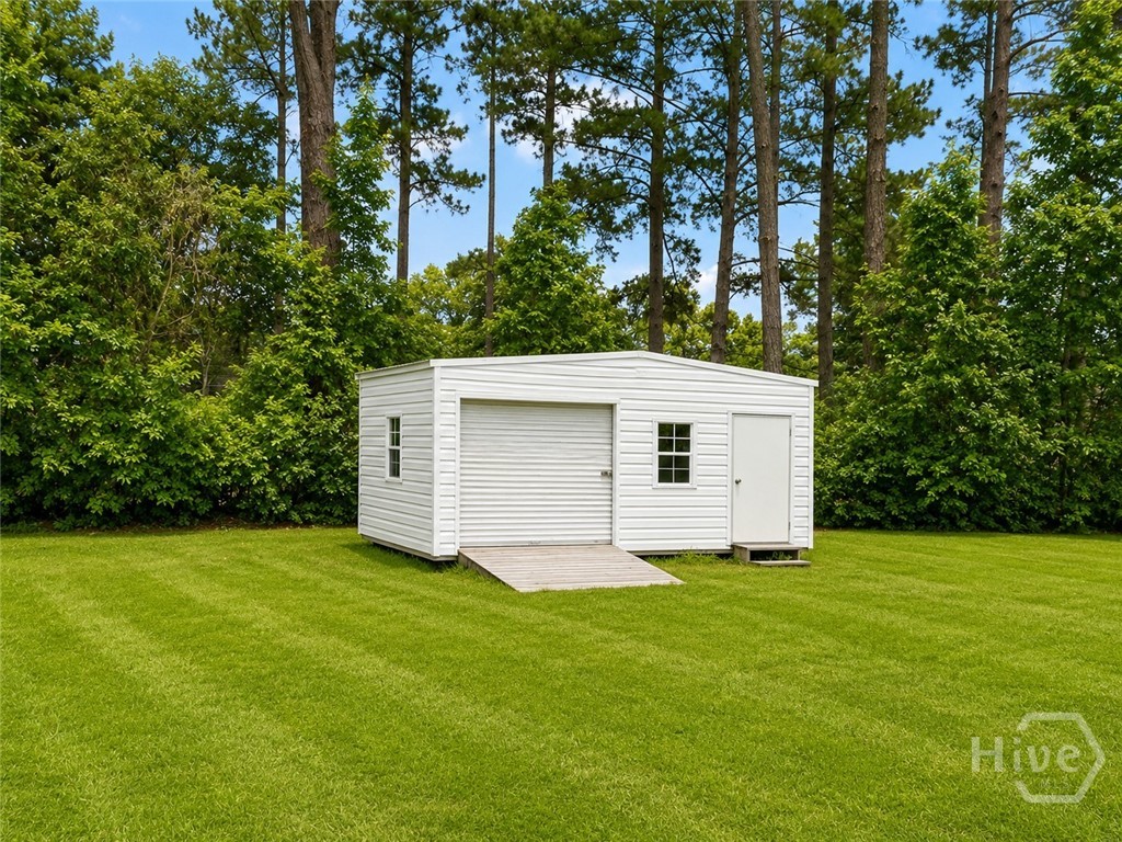 302 Chevis Property Photo 4