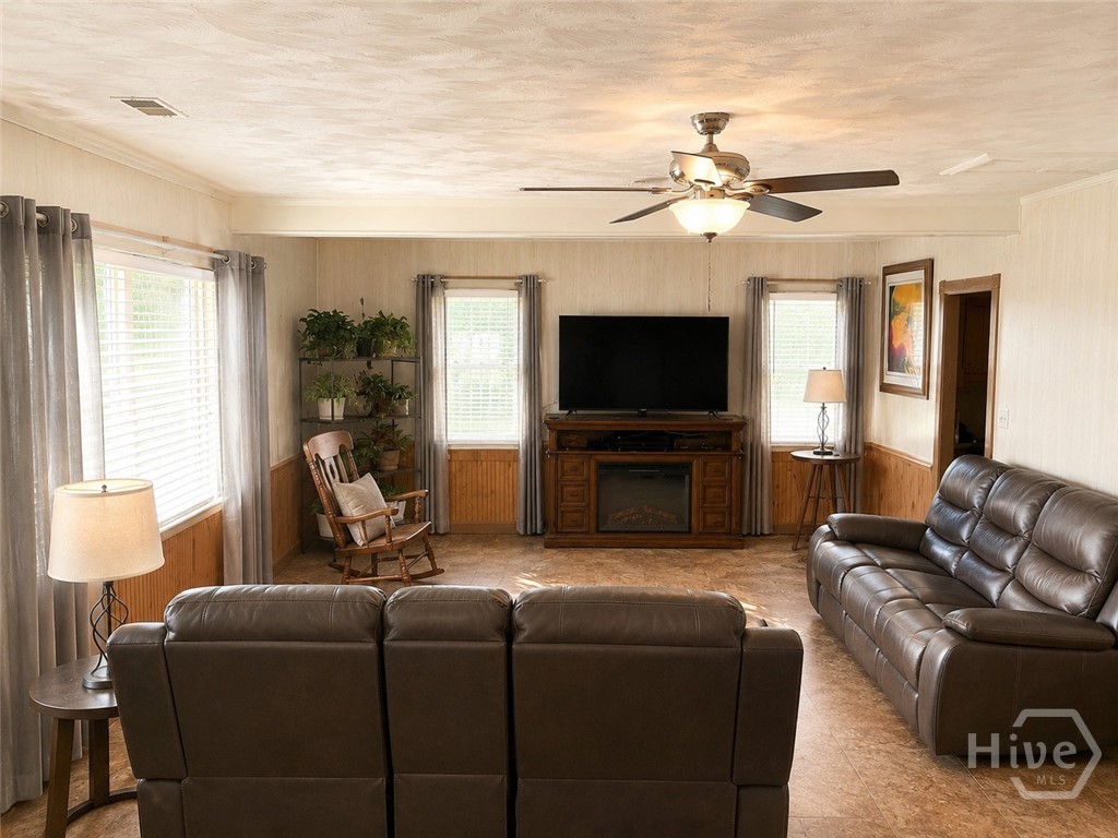302 Chevis Property Photo 6