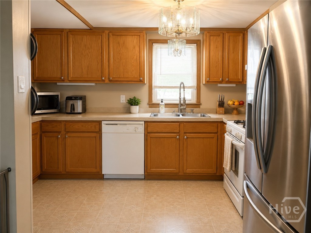 302 Chevis Property Photo 8