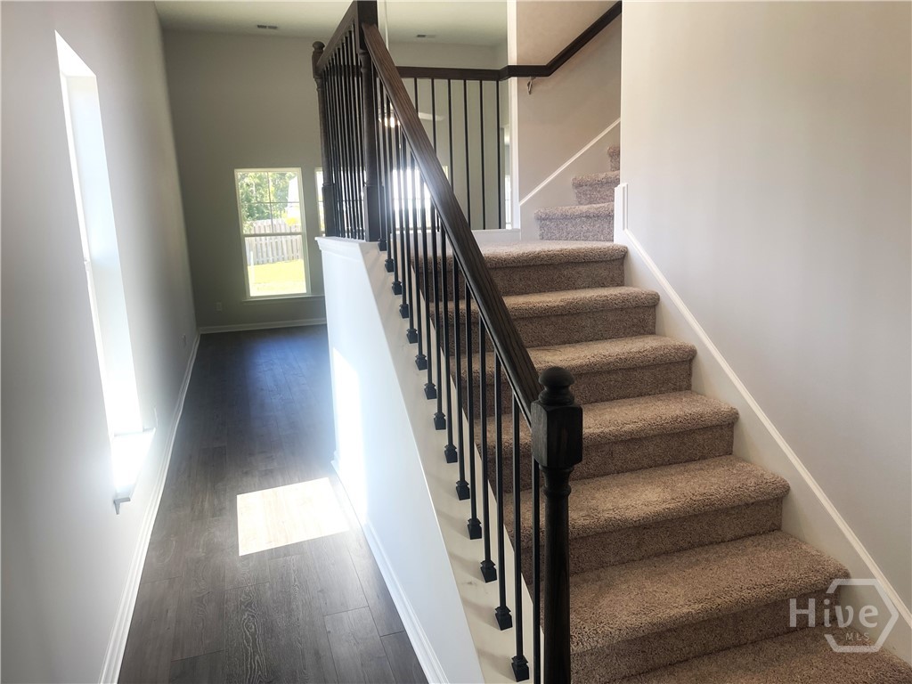 136 Classic Drive Property Photo 2