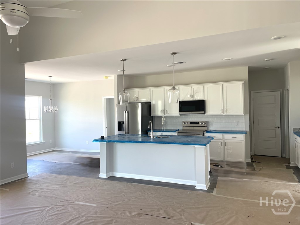 136 Classic Drive Property Photo 3