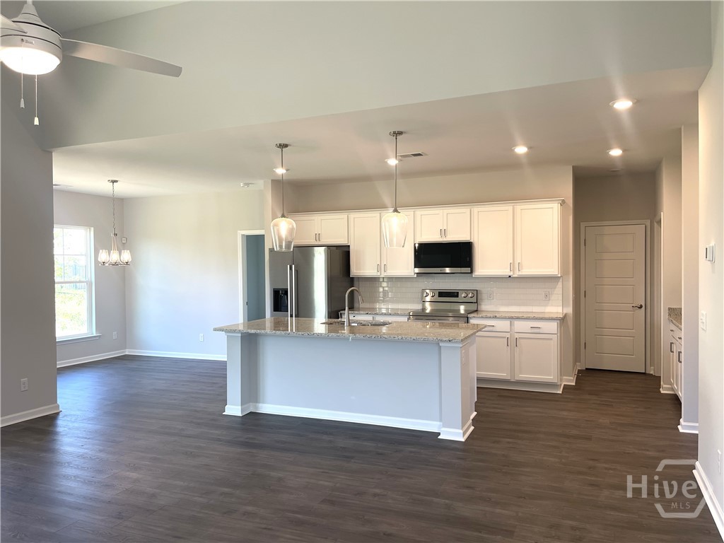 136 Classic Drive Property Photo 3