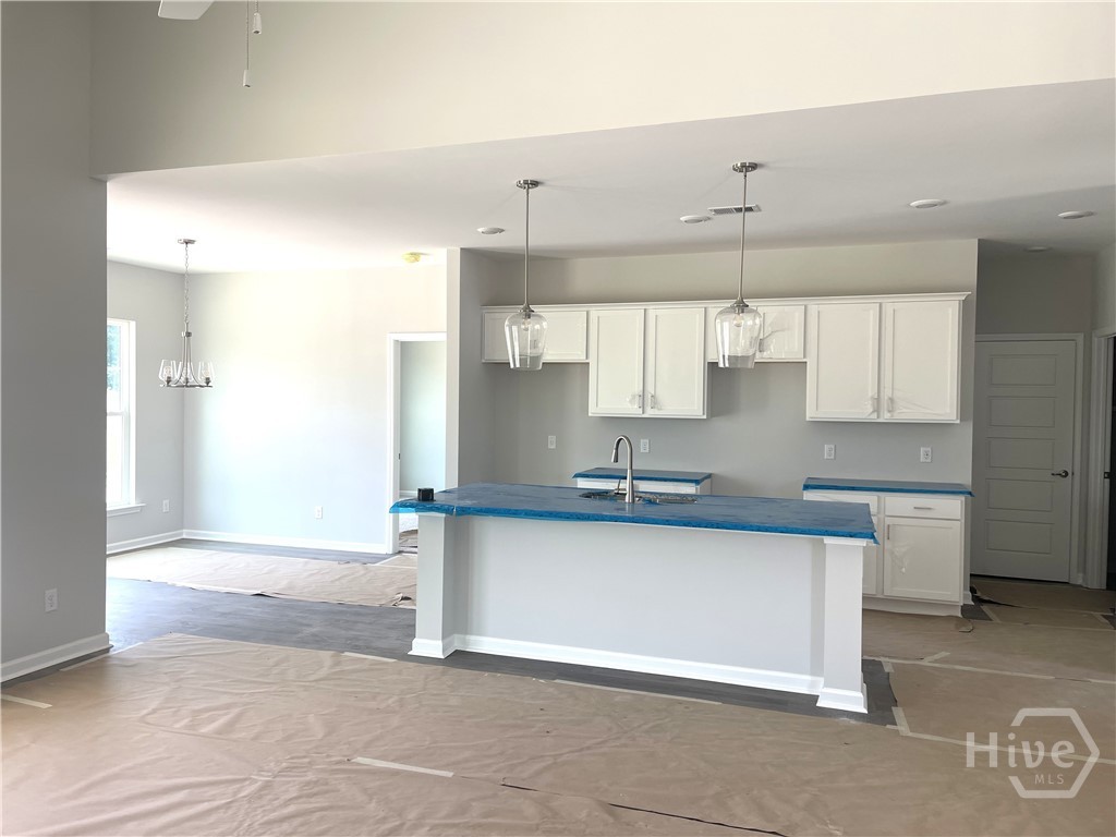 136 Classic Drive Property Photo 4