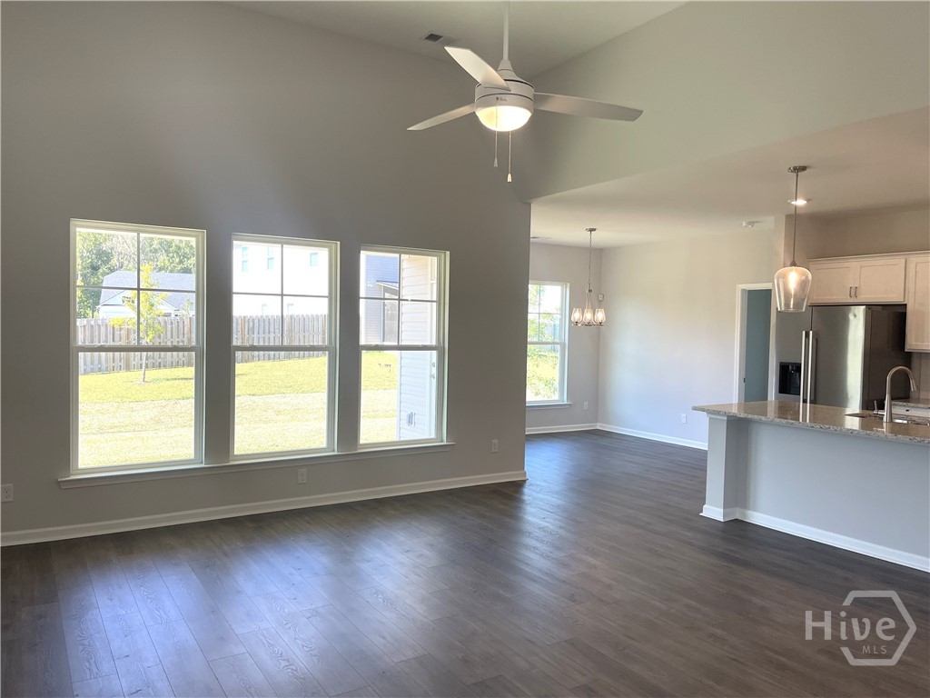 136 Classic Drive Property Photo 4