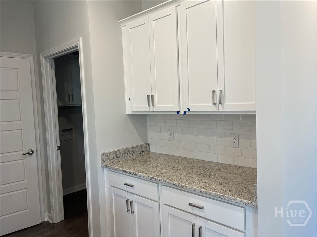 136 Classic Drive Property Photo 6