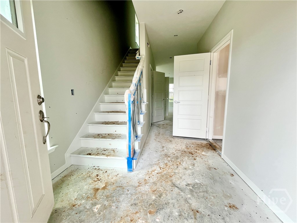 114 Endicott Drive Property Photo 5