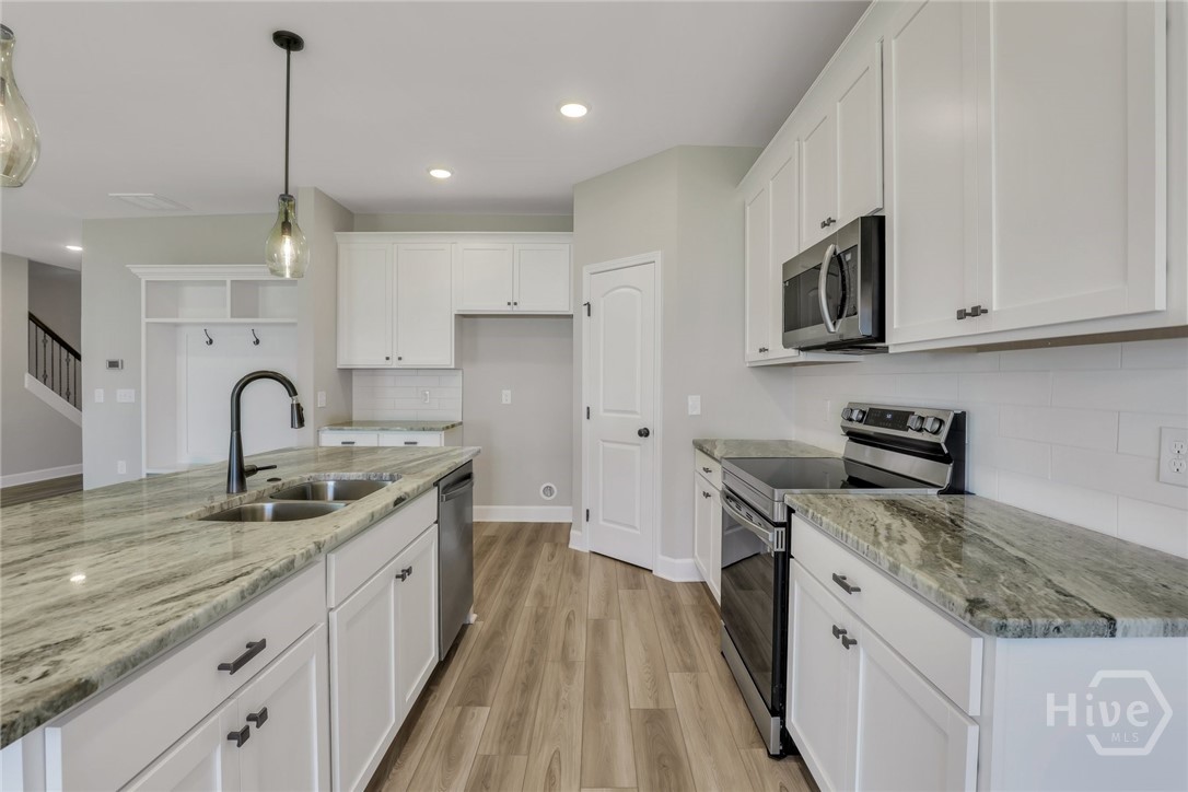 170 Hanover Place Property Photo 12