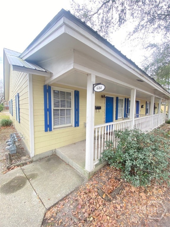 614 E Duffy Street Property Photo 1