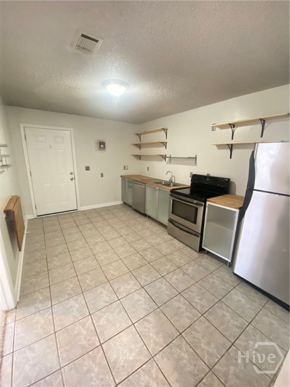 614 E Duffy Street Property Photo 9