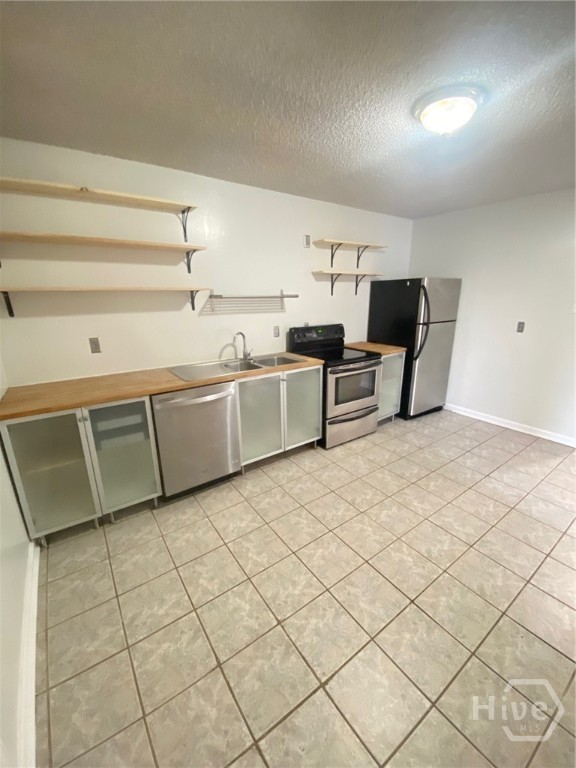 614 E Duffy Street Property Photo 10