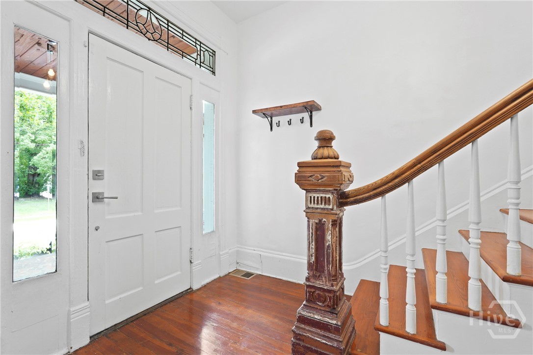 303 W 39th Street Property Photo 5