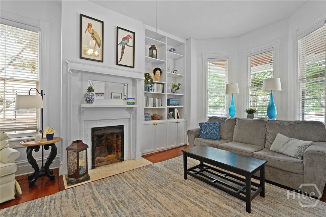 303 W 39th Street Property Photo 6