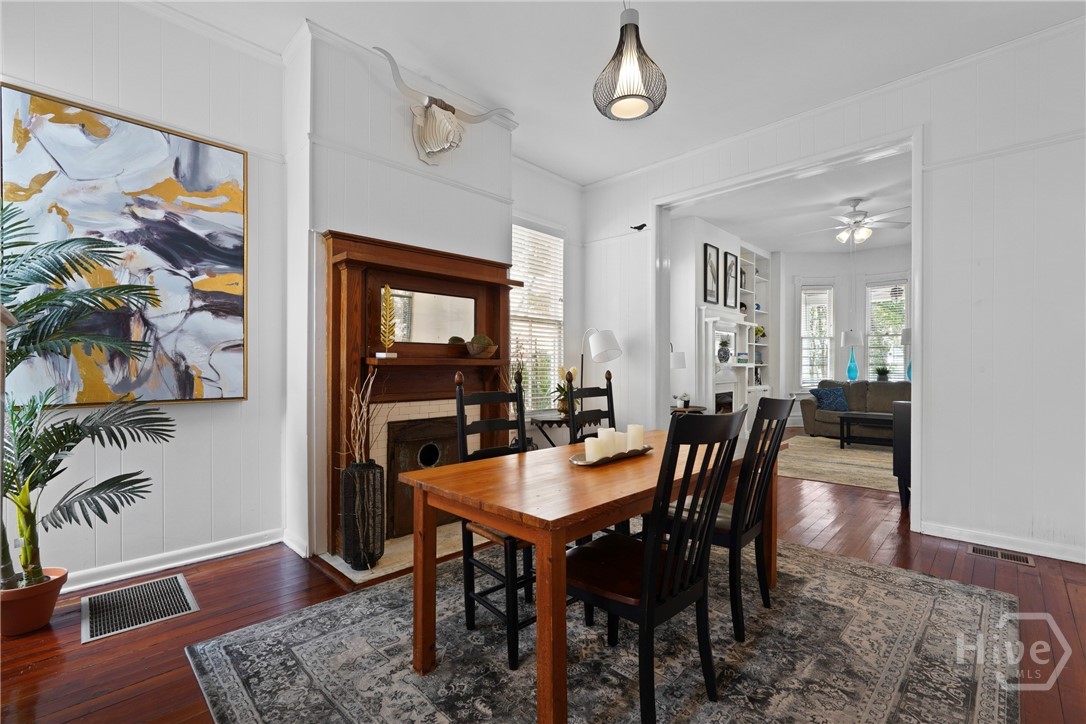 303 W 39th Street Property Photo 10
