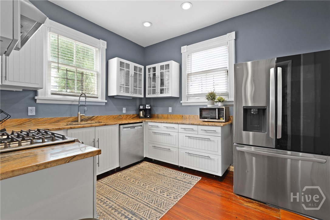 303 W 39th Street Property Photo 11