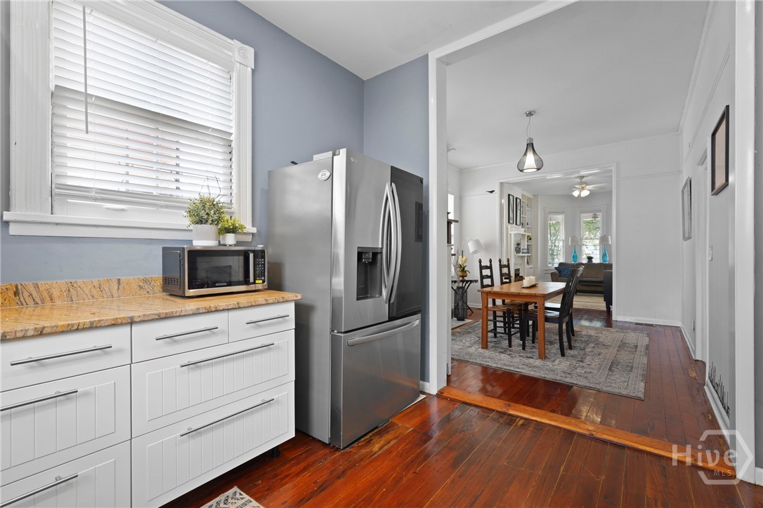 303 W 39th Street Property Photo 12