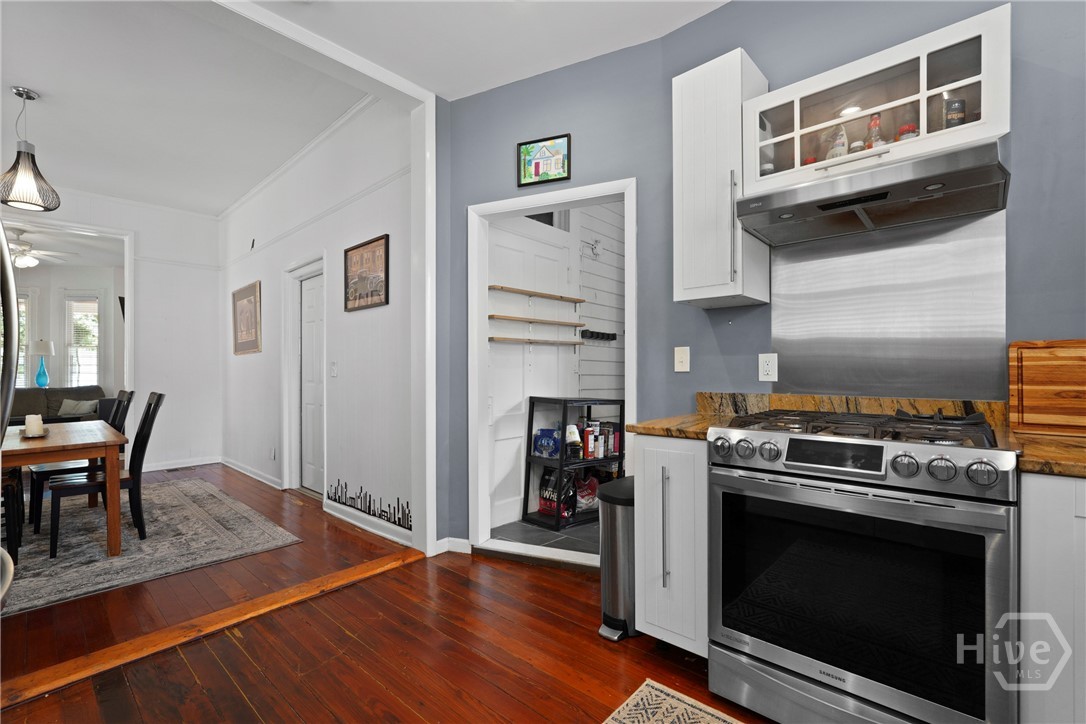 303 W 39th Street Property Photo 13